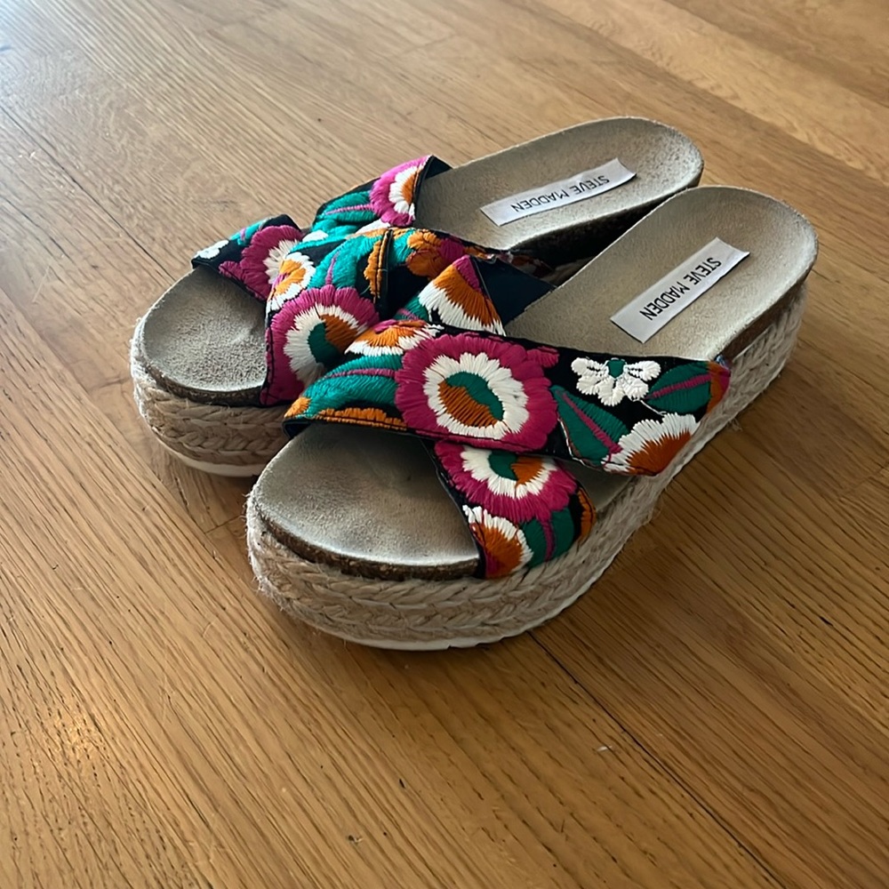 Steve Madden Floral Sandal